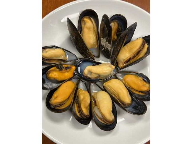  Restaurant Ready® Big One Mussels™ - 5 lb. bag